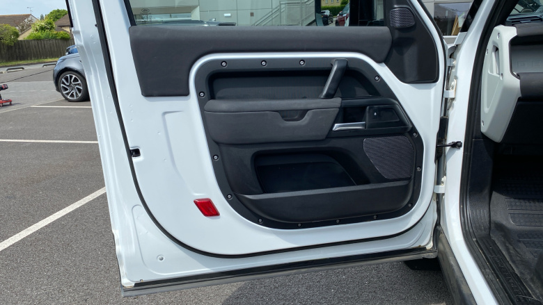 Land Rover Defender 90 Diesel 3.0 D250 Hard Top Auto